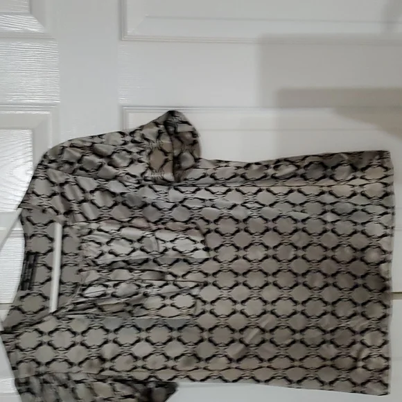 BLOUSE - Picture 2 of 3